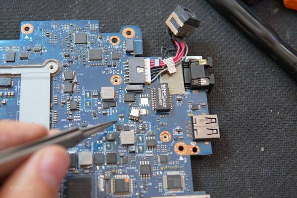 Sửa lỗi Dell Alienware M14x R13 Main ẩm, chập nguồn